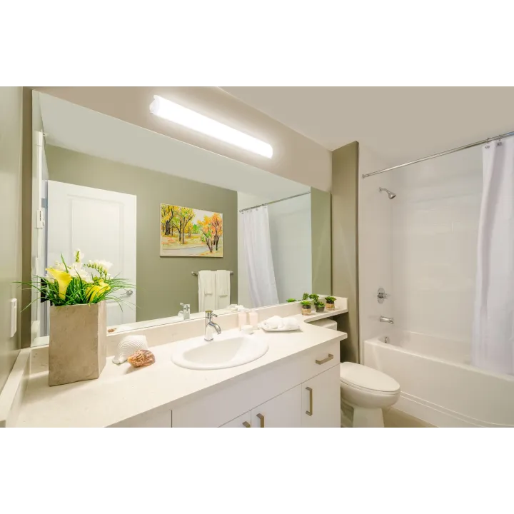 H2O - Réglette Ip44 Vol.2, Blanc, A/Tube T5 Led 7W 4000K, 495Lm, Avec Inter