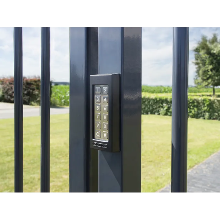 Clavier robuste, résistant aux intempéries avec 2 relais intégrés en RAL 9005