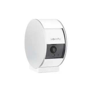 Somfy Indoor Camera équipée d’un volet motorisé pour protéger la vie privée