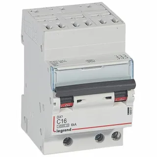 Disjoncteur Dx³4500 6Ka Bornes Auto/Vis 3P 400V~ 16A Courbe C - 3 Modules