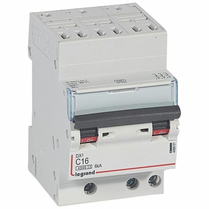 DX3 3P C16 4500A/6KA AUTO