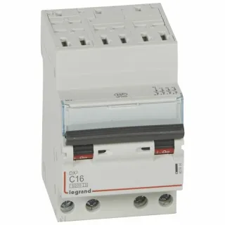 Disjoncteur Dx³ 6000 -Auto/Vis- 4P- 400V~-16A-Courbec-Peigne Hx³ Opti 4P -3M