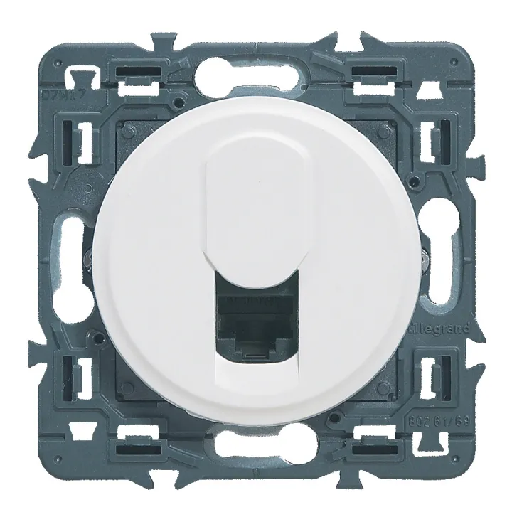 Prise Rj45 Multimédia Catégorie 6 Ftp Céliane - Blanc Avec Support