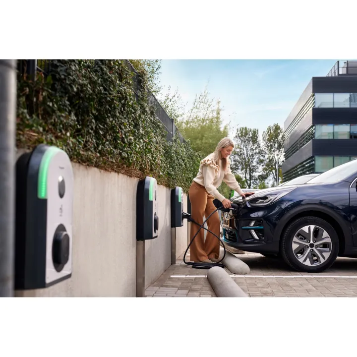 Borne De Recharge Evlink Pro Ac 3Ph-22 Kw-32A-1 Priset2S+Te-Rdc-Dd 6 Ma+ Rcd Type Asi + Mnx