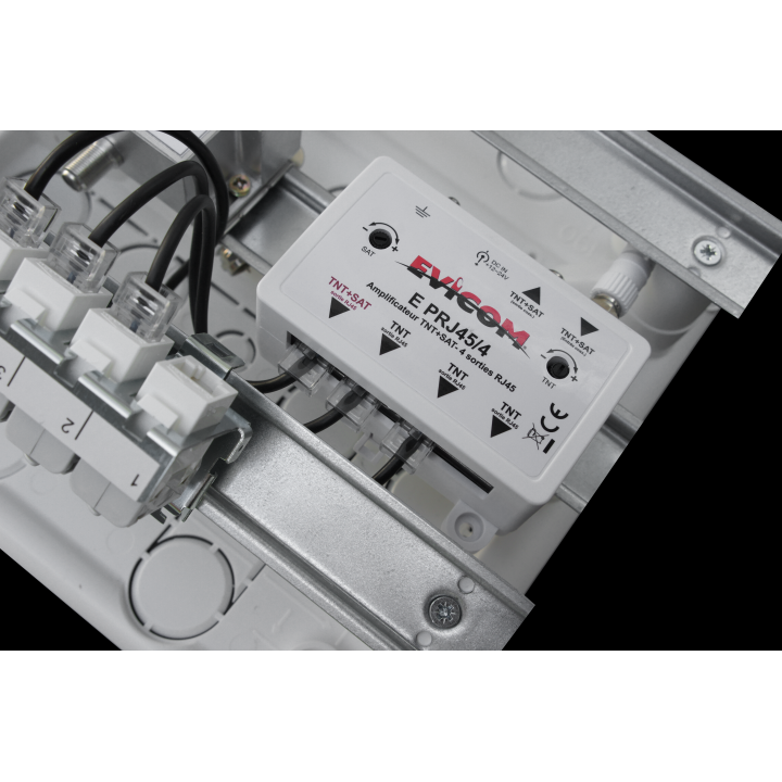 AMPLI APPART 1 entrée F // 4 sorties en RJ45  12-20dB*
