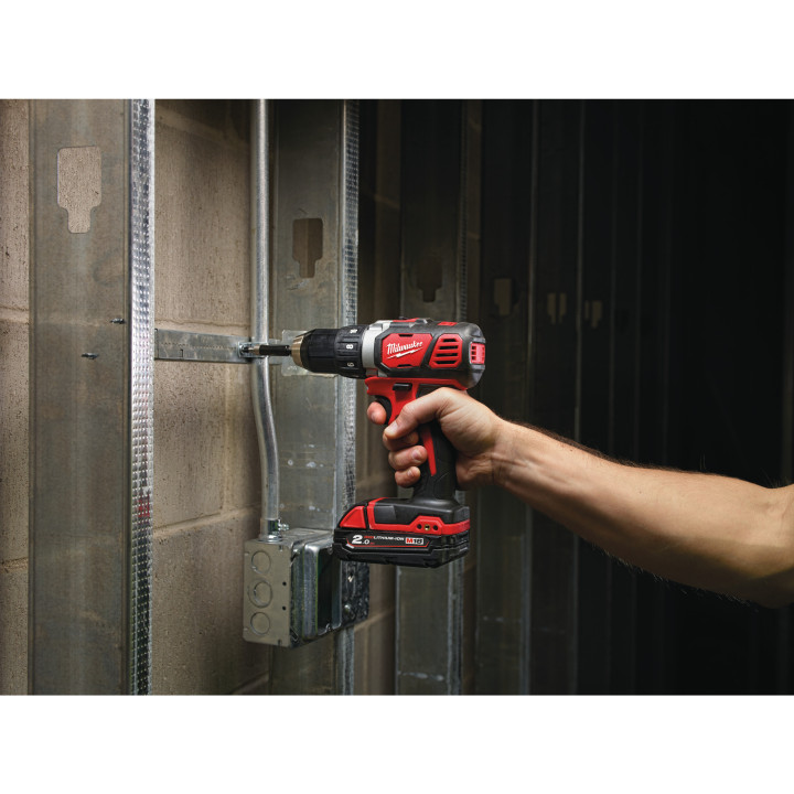 M18 BDD-202C-Perceuse Visseuse compacte 18V, 2,0Ah, 50 Nm