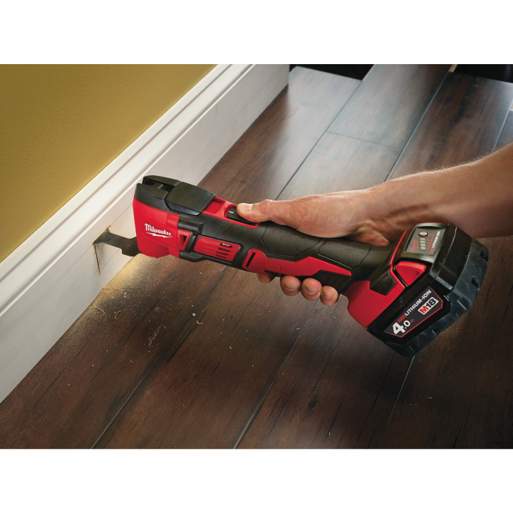 M18 BMT-421C-Multi-Tool, 18V, 1 batterie 4,0 Ah et 1 Batterie 2,