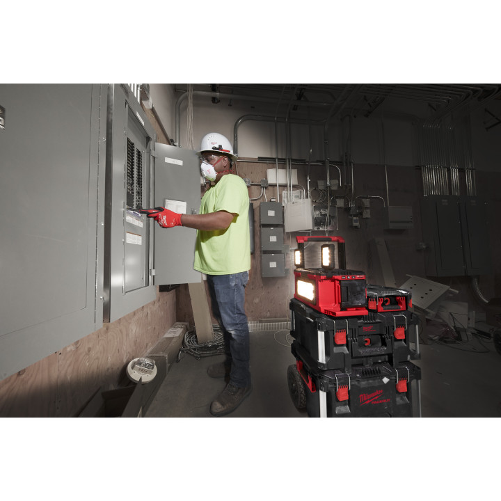 M18 POALC-0PROJECTEUR DE CHANTIER PACKOUT,CHARGEUR M18 INTÉGRÉ,