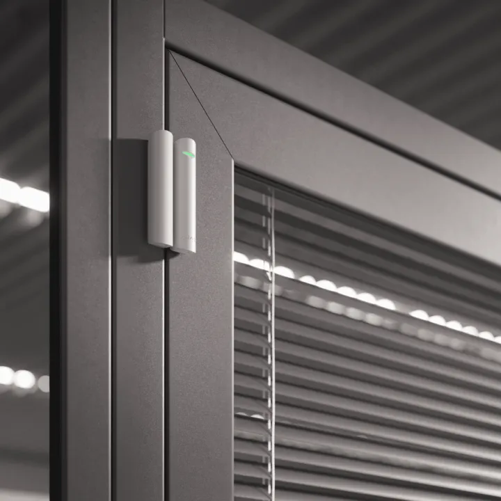 [999913Wh1/3810113Wh1] DoorProtect Plus - Détecteur d'ouverture BLANC