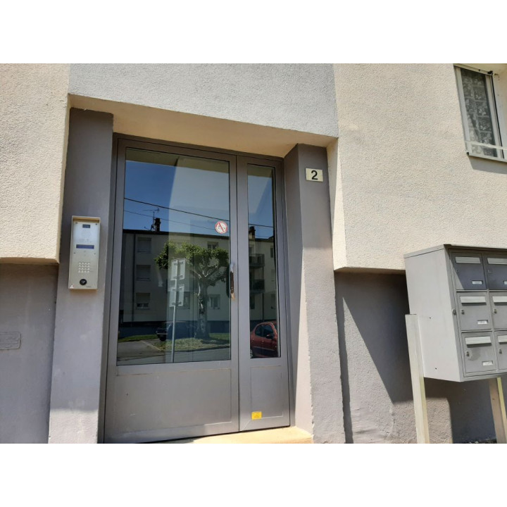 Platine De Rue Serenite N Gsm - Interphonie Vidéo Avec Afficheur -Clavier À Code