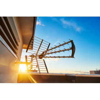 Antenne UHF triple nappes  25 directeurs LTE-5G