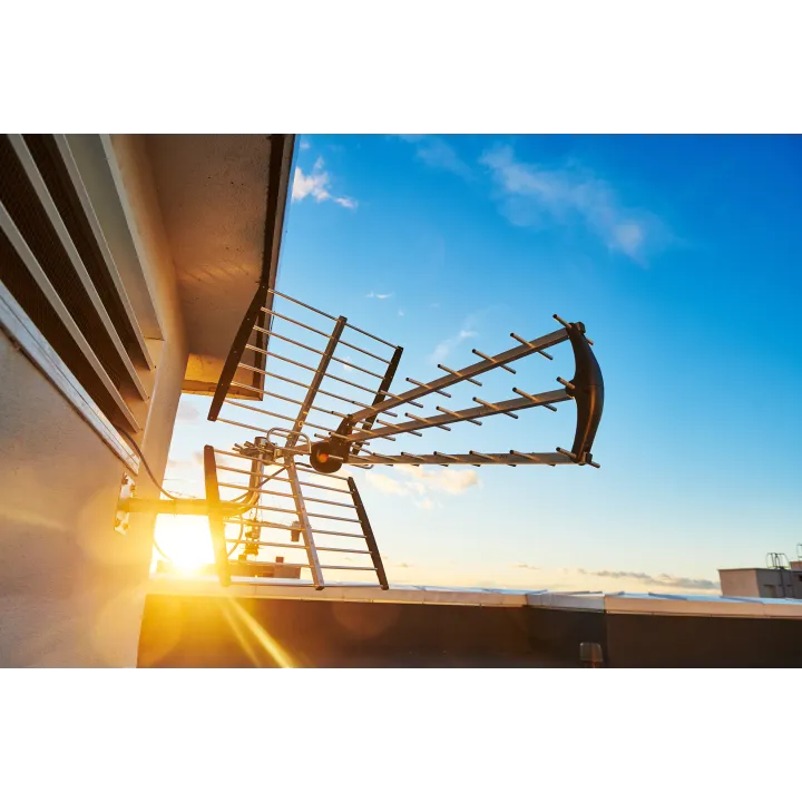 Antenne UHF triple nappes  25 dir. avec filtre LTE 5G intégré, gain 12-18 dB