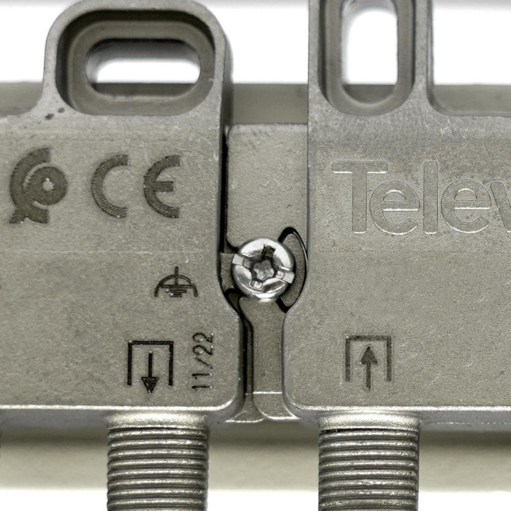 DÉRIV. TERMINAL 5...1220MHz "F" 8D 13dB
