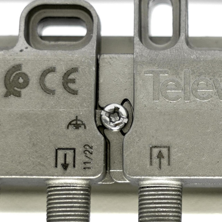 DÉRIV. TERMINAL 5...1220MHz "F" 8D 13dB