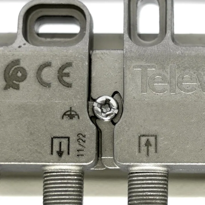 Répartiteur 5...2400Mhz "F" 3D 8/7Db