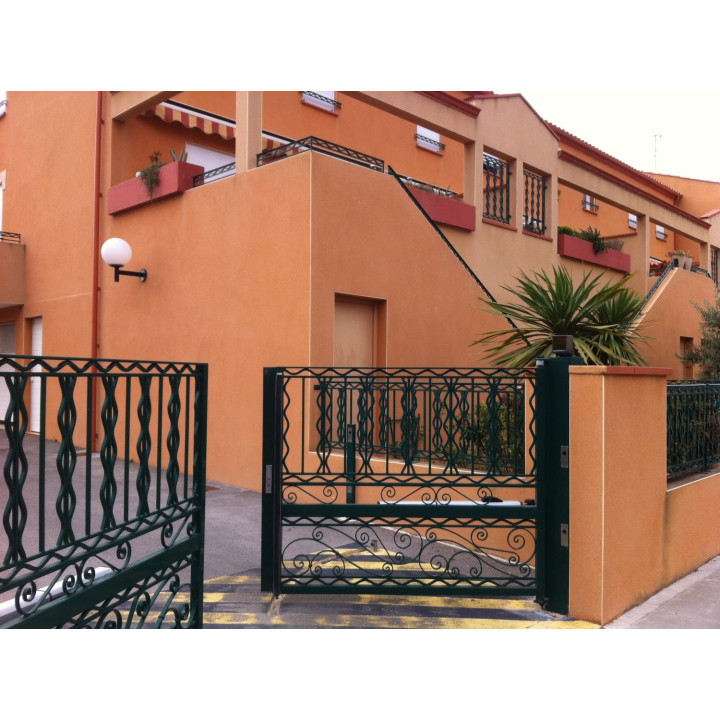 Operateur 400 Cbc. Operateur Hydrau. 230V, Accessoire Instal., Cle Dev., Cond 8Uf 400V