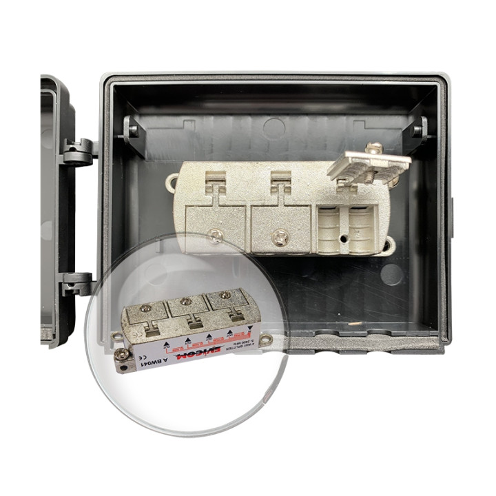 Répartiteur De Mât 4 Direction 5 -2 300 Mhz En Boîtier Étanche-