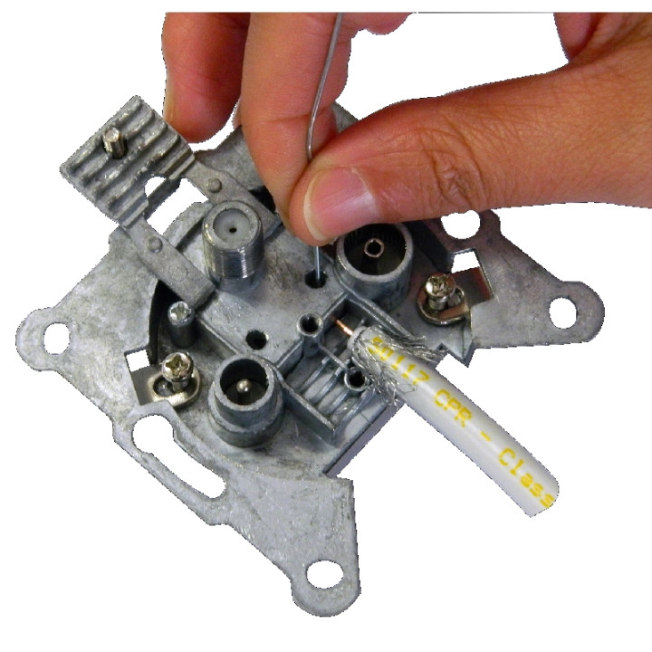 Prise Tv -Sat -Fm Avec Socle De Mise En Saillie.