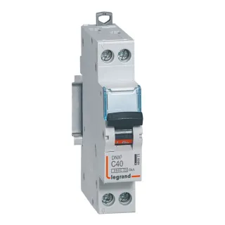 Disjoncteur Dnx³ 4500 - Vis/Vis - U+N 230V~ 40A - 6Ka - Courbe C - 1 Module