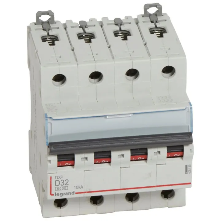 Disjoncteur Dx³ 6000-Vis/Vis-4P-400V~-32A-10Ka-Courbe D-Peigne Hx³ Trad 4P - 4M
