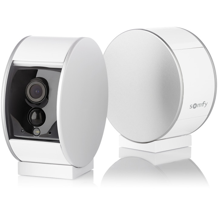 Somfy Indoor Camera équipée d’un volet motorisé pour protéger la vie privée