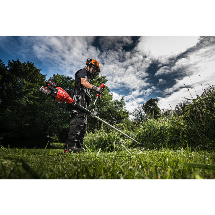 M18 F2Bcu-0 - Débroussailleuse À Double Batterie Fuel 18V, San