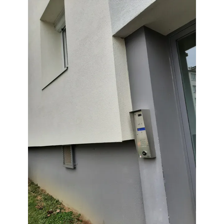 Platine De Rue Serenite B2F Gsm-Interphonie Vidéo Avec Afficheur- Clavier À Code