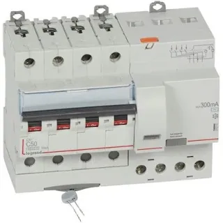 Disj diff monobloc DX³6000 10kA arrivée haut/départ bas vis 4P 50A typeAC 300mA