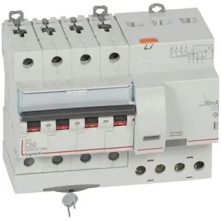 Disj. diff monobloc DX³6000 10kA arrivée haut/départ bas vis 4P 50A typeAC 30mA